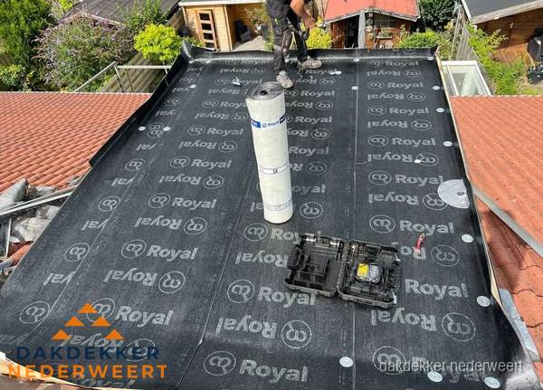 Dakrenovatie met Royal onderdak op plat dak in Nederweert