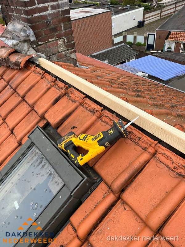 Kosten dak vervangen: werkzaamheden aan pannendak in Nederweert