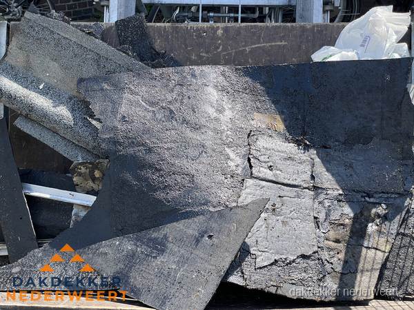 Kosten dakrenovatie: afvoer oud dakmateriaal in Nederweert