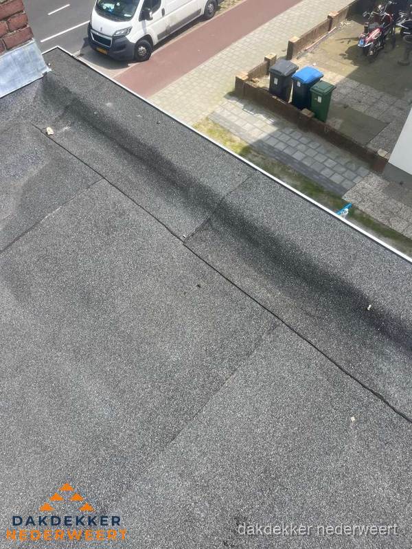 Kosten dakisolatie: plat dak met bitumen dakbedekking in Nederweert