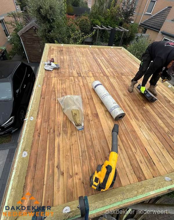 Dakbedekking schuur met bitumen in Nederweert